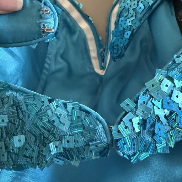 RJ CRUSH Long Mermaid PROM DRESS Aqua Blue Sequins Stones Stapless Tulle Sz 4 - Picture 15 of 15